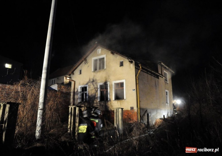 Zdjęcie w galerii na portalu naszraciborz.pl: Pożar domu w Pietrowicach Wielkich wiadomości z regionu