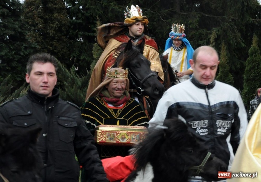 Zdjęcie w galerii na portalu naszraciborz.pl: Trzej Królowie zawitali dziś do Brzezia wiadomości z regionu