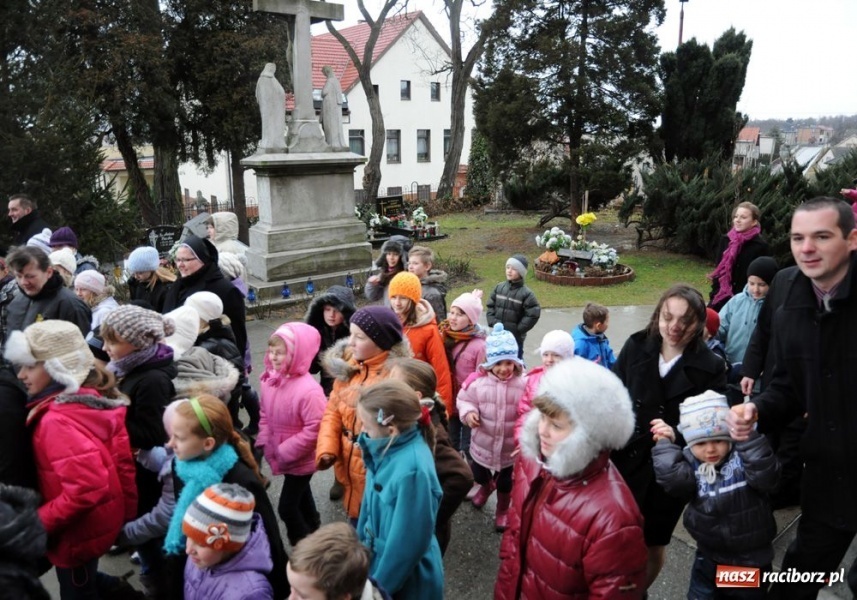 Zdjęcie w galerii na portalu naszraciborz.pl: Trzej Królowie zawitali dziś do Brzezia wiadomości z regionu