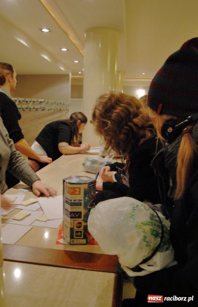 Zdjęcie w galerii na portalu naszraciborz.pl: Wielka Orkiestra gra także w Raciborzu wiadomości z regionu