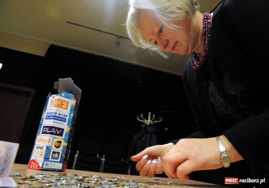 Zdjęcie w galerii na portalu naszraciborz.pl: Raciborzanie nie skąpią grosza wiadomości z regionu