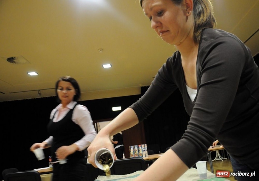 Zdjęcie w galerii na portalu naszraciborz.pl: Raciborzanie nie skąpią grosza wiadomości z regionu