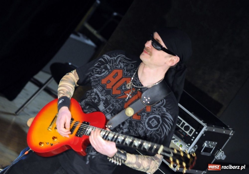 Zdjęcie w galerii na portalu naszraciborz.pl: Raciborzanie nie skąpią grosza wiadomości z regionu