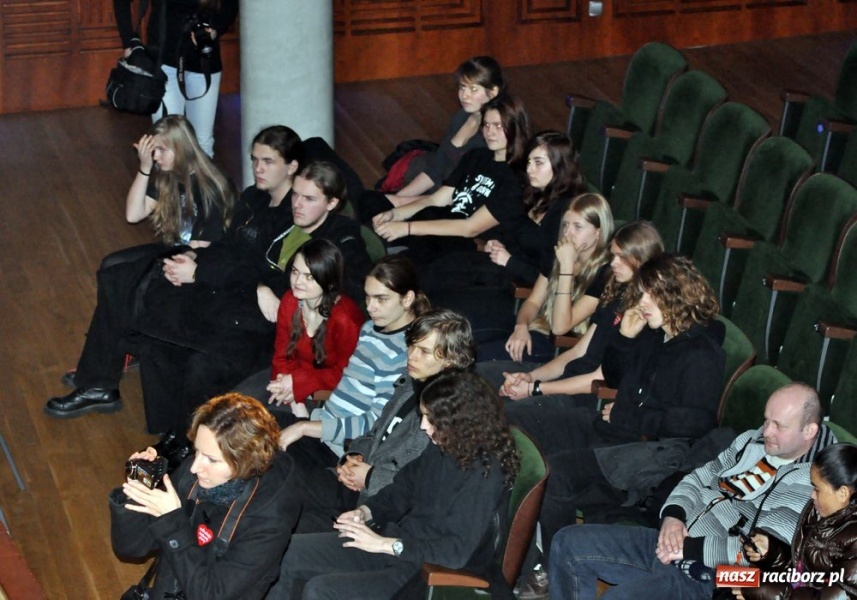 Zdjęcie w galerii na portalu naszraciborz.pl: Raciborzanie nie skąpią grosza wiadomości z regionu