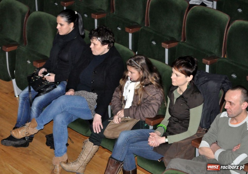 Zdjęcie w galerii na portalu naszraciborz.pl: Raciborzanie nie skąpią grosza wiadomości z regionu