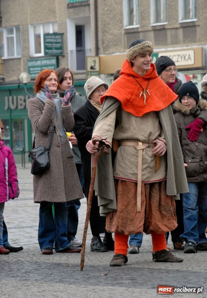 Zdjęcie w galerii na portalu naszraciborz.pl: Raciborzanie nie skąpią grosza wiadomości z regionu