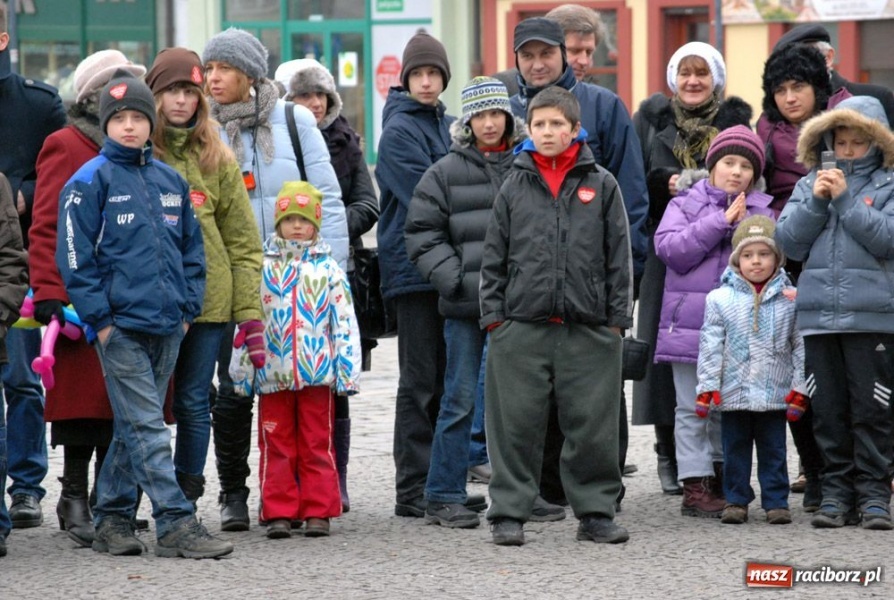 Zdjęcie w galerii na portalu naszraciborz.pl: Raciborzanie nie skąpią grosza wiadomości z regionu