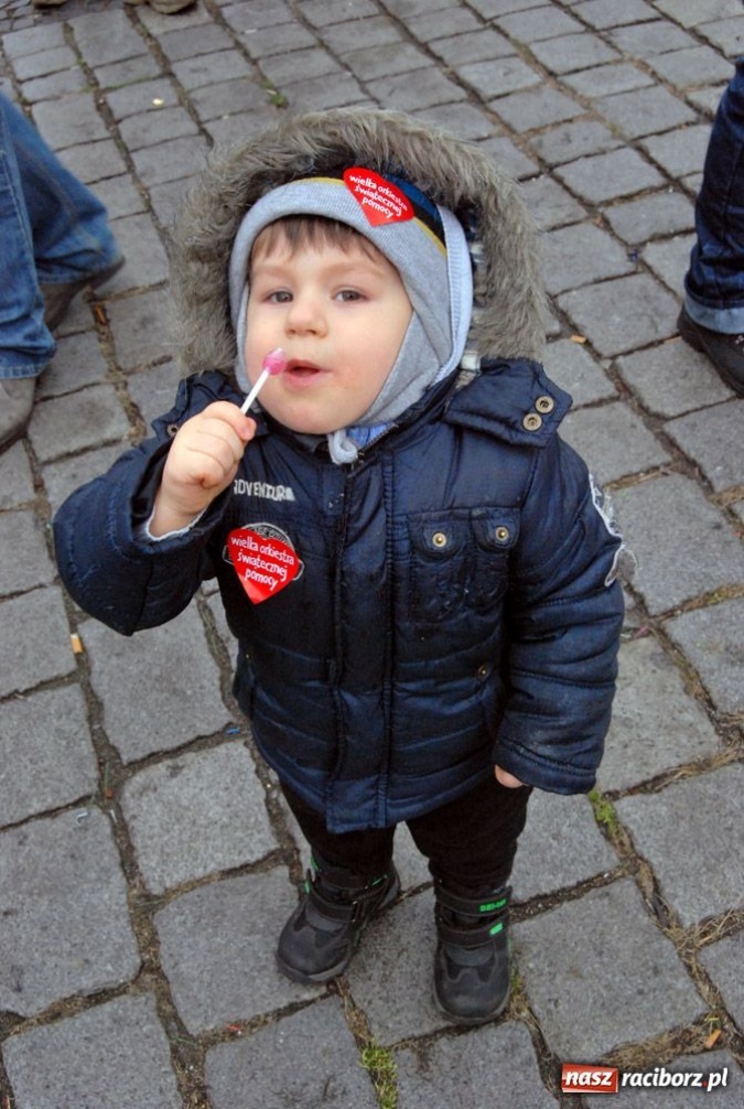 Zdjęcie w galerii na portalu naszraciborz.pl: Raciborzanie nie skąpią grosza wiadomości z regionu