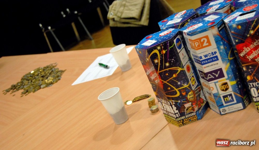 Zdjęcie w galerii na portalu naszraciborz.pl: Raciborzanie nie skąpią grosza wiadomości z regionu