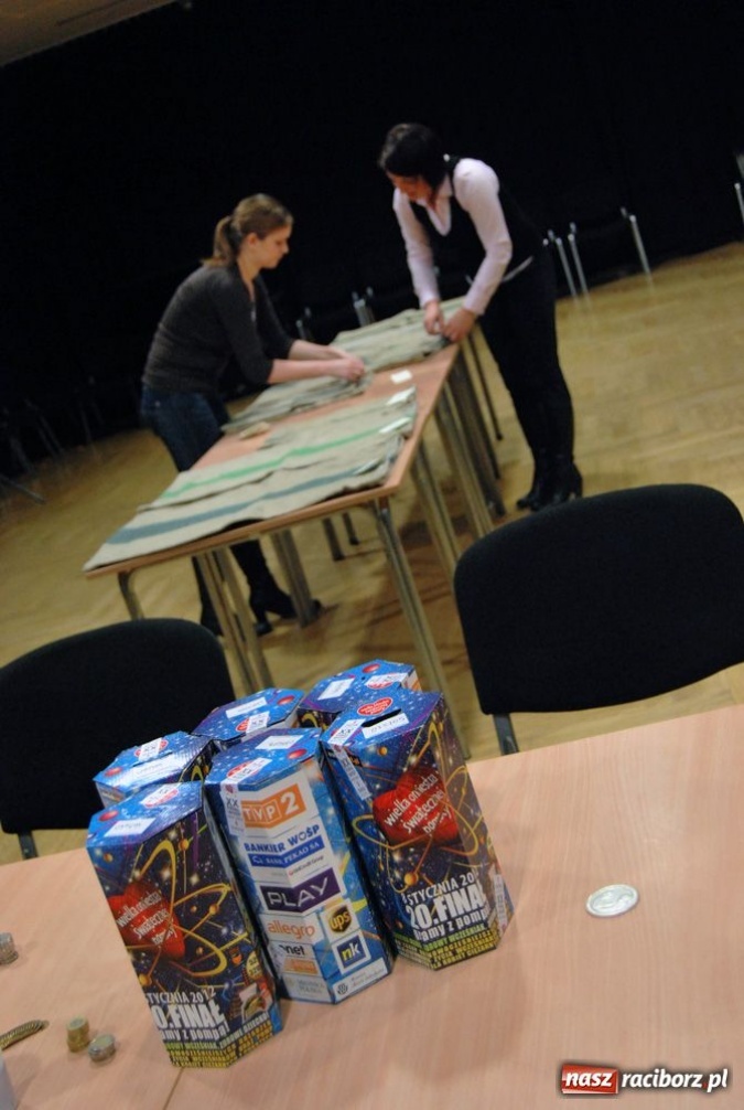 Zdjęcie w galerii na portalu naszraciborz.pl: Raciborzanie nie skąpią grosza wiadomości z regionu