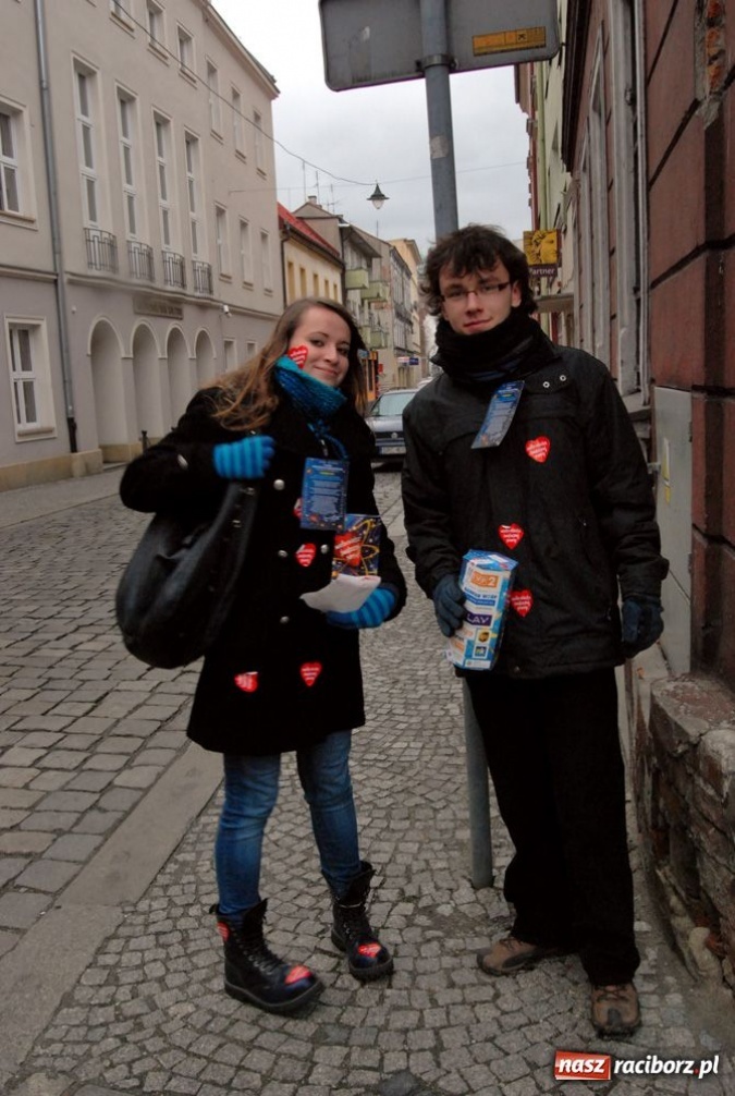 Zdjęcie w galerii na portalu naszraciborz.pl: Raciborzanie nie skąpią grosza wiadomości z regionu