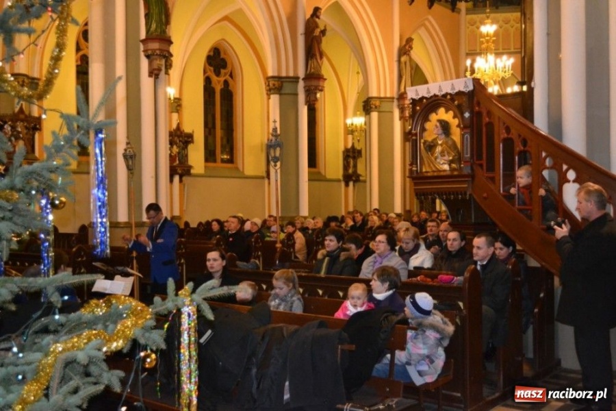 Zdjęcie w galerii na portalu naszraciborz.pl: Orkiestra dęta Rafako zagrała na Ostrogu wiadomości z regionu