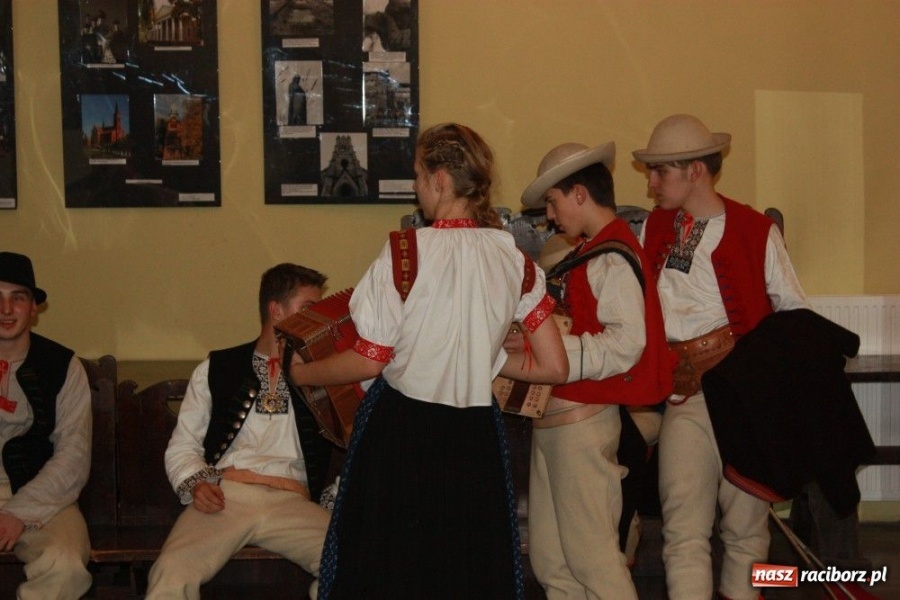 Zdjęcie w galerii na portalu naszraciborz.pl: Górale kolędowali w Krzanowicach wiadomości z regionu