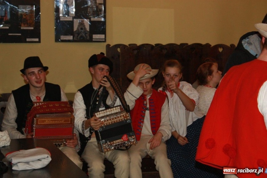 Zdjęcie w galerii na portalu naszraciborz.pl: Górale kolędowali w Krzanowicach wiadomości z regionu