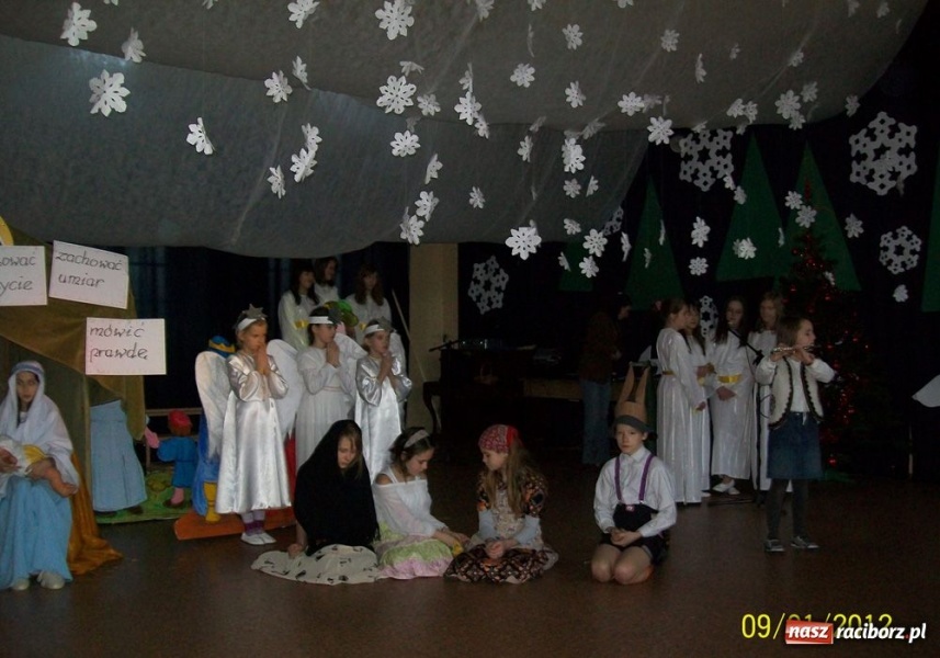 Zdjęcie w galerii na portalu naszraciborz.pl: Fikusie z wizytą w SP 4 wiadomości z regionu