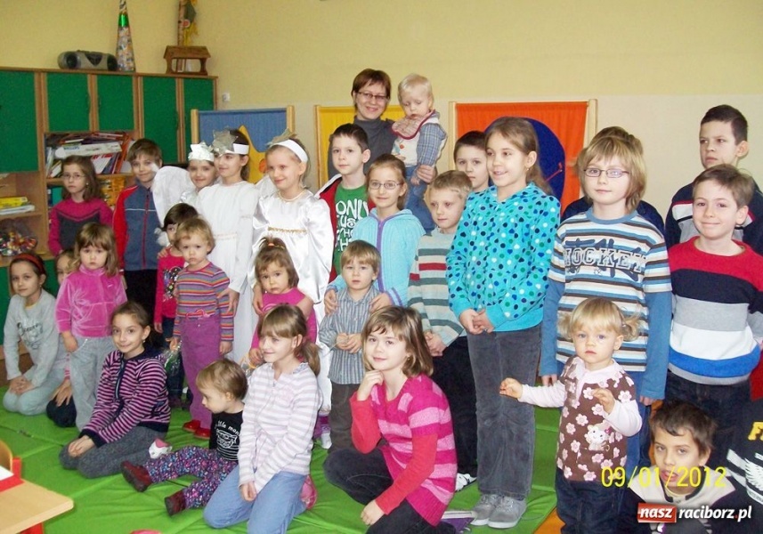 Zdjęcie w galerii na portalu naszraciborz.pl: Fikusie z wizytą w SP 4 wiadomości z regionu