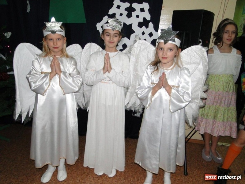 Zdjęcie w galerii na portalu naszraciborz.pl: Fikusie z wizytą w SP 4 wiadomości z regionu