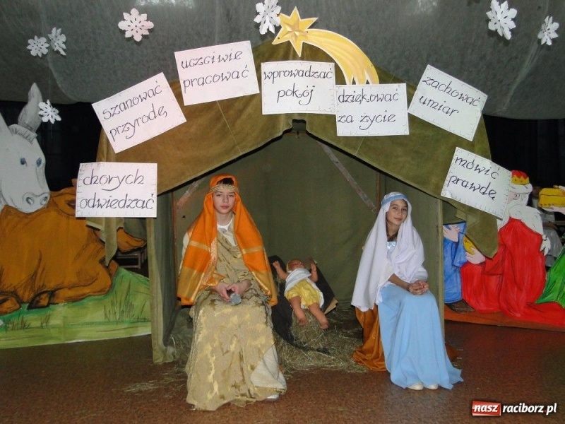 Zdjęcie w galerii na portalu naszraciborz.pl: Fikusie z wizytą w SP 4 wiadomości z regionu