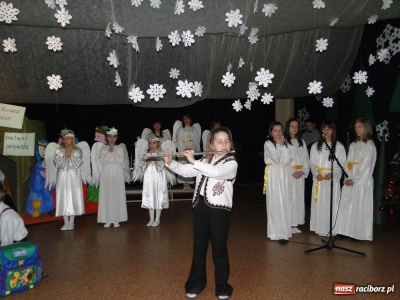 Zdjęcie w galerii na portalu naszraciborz.pl: Fikusie z wizytą w SP 4 wiadomości z regionu