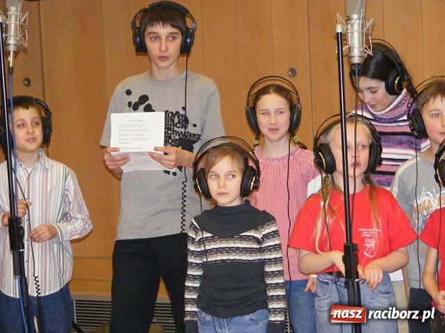 Zdjęcie w galerii na portalu naszraciborz.pl: Strzecha nagrywa płytę wiadomości z regionu