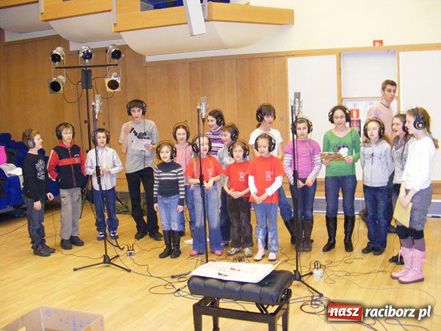 Zdjęcie w galerii na portalu naszraciborz.pl: Strzecha nagrywa płytę wiadomości z regionu