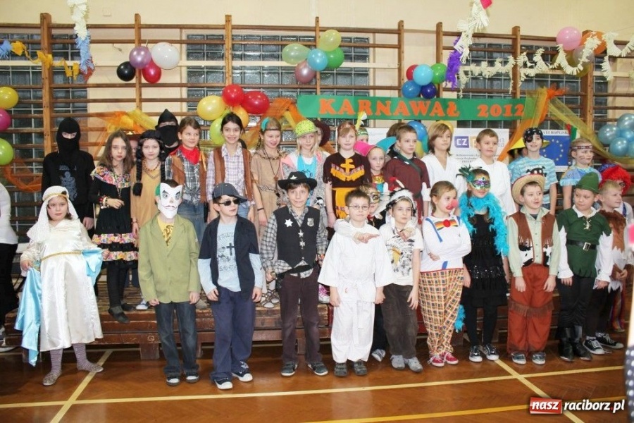 Zdjęcie w galerii na portalu naszraciborz.pl: Polacy i Czesi balowali w SP 15 wiadomości z regionu