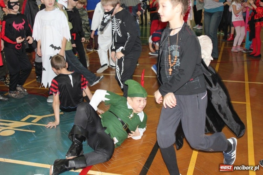 Zdjęcie w galerii na portalu naszraciborz.pl: Polacy i Czesi balowali w SP 15 wiadomości z regionu