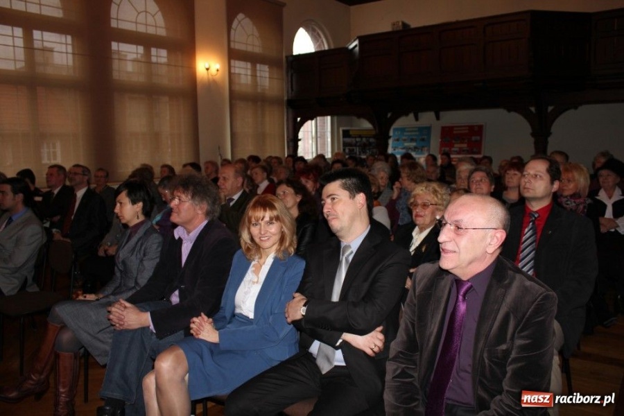 Zdjęcie w galerii na portalu naszraciborz.pl: Spotkanie noworoczne nauczycieli wiadomości z regionu