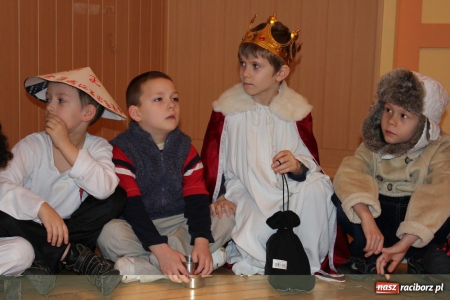 Zdjęcie w galerii na portalu naszraciborz.pl: Z radosną nowiną do starszych i chorych wiadomości z regionu