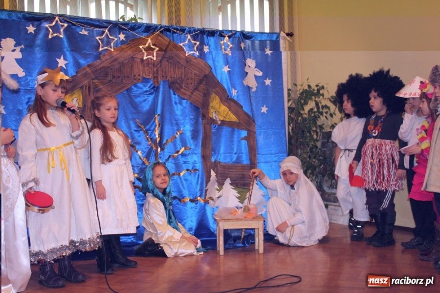 Zdjęcie w galerii na portalu naszraciborz.pl: Z radosną nowiną do starszych i chorych wiadomości z regionu