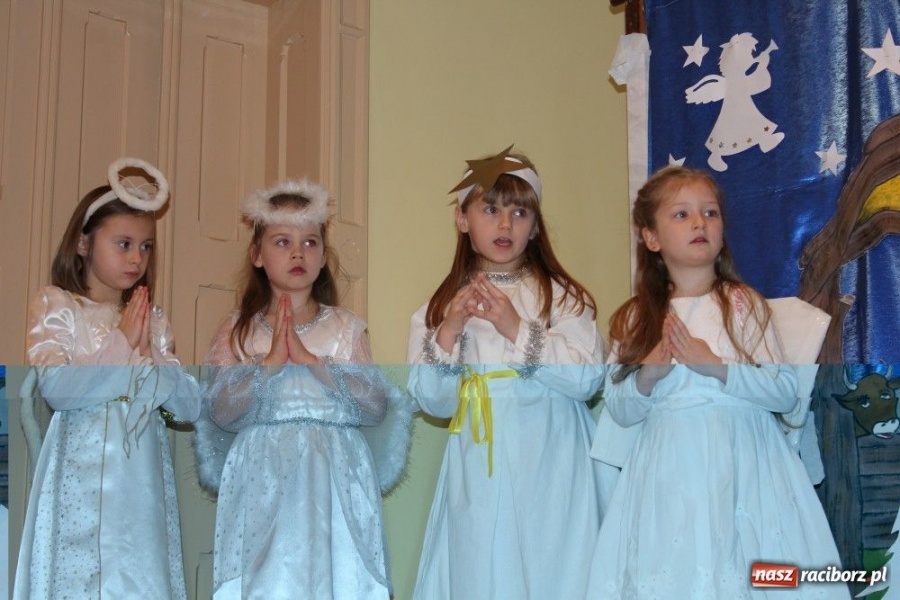 Zdjęcie w galerii na portalu naszraciborz.pl: Z radosną nowiną do starszych i chorych wiadomości z regionu