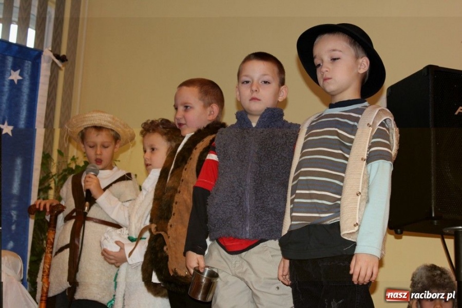 Zdjęcie w galerii na portalu naszraciborz.pl: Z radosną nowiną do starszych i chorych wiadomości z regionu