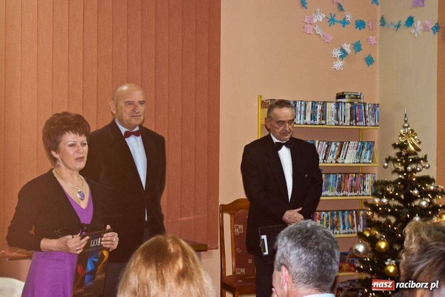 Zdjęcie w galerii na portalu naszraciborz.pl: Wieczór kolęd w książnicy wiadomości z regionu
