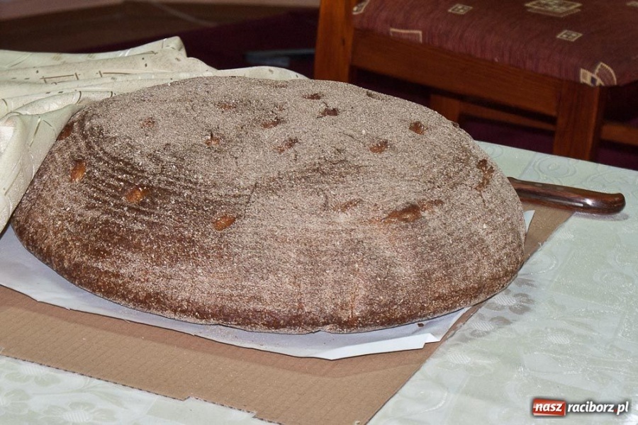 Zdjęcie w galerii na portalu naszraciborz.pl: Wieczór kolęd w książnicy wiadomości z regionu