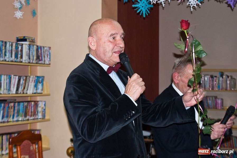 Zdjęcie w galerii na portalu naszraciborz.pl: Wieczór kolęd w książnicy wiadomości z regionu