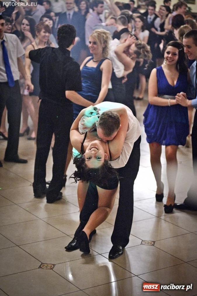 Zdjęcie w galerii na portalu naszraciborz.pl: Studniówka w raciborskim SMS-ie wiadomości z regionu