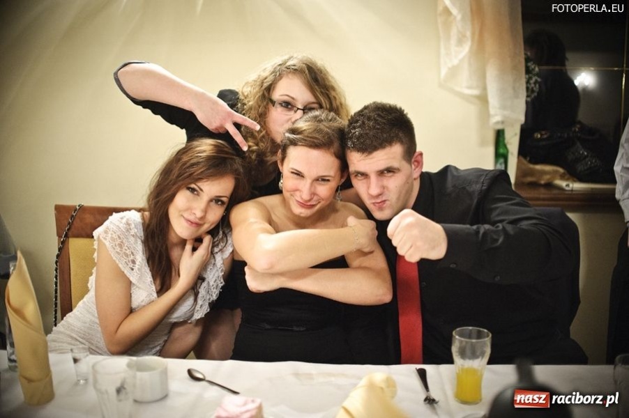 Zdjęcie w galerii na portalu naszraciborz.pl: Studniówka w raciborskim SMS-ie wiadomości z regionu