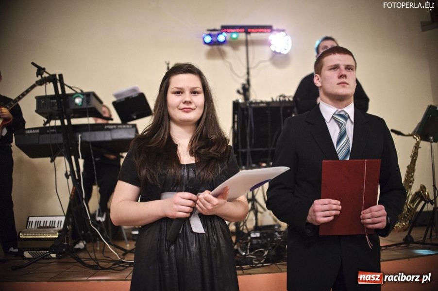 Zdjęcie w galerii na portalu naszraciborz.pl: Studniówka w raciborskim SMS-ie wiadomości z regionu