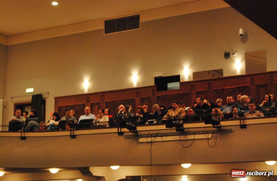 Zdjęcie w galerii na portalu naszraciborz.pl: Galaktikos na deskach RCK-u wiadomości z regionu