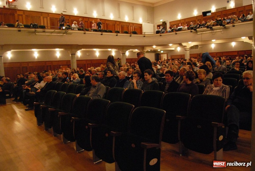 Zdjęcie w galerii na portalu naszraciborz.pl: Galaktikos na deskach RCK-u wiadomości z regionu