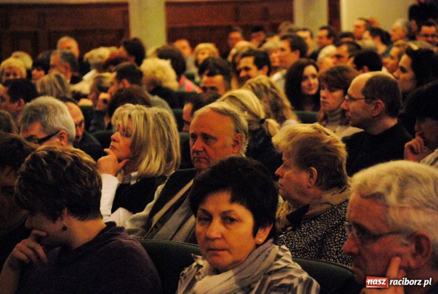 Zdjęcie w galerii na portalu naszraciborz.pl: Galaktikos na deskach RCK-u wiadomości z regionu