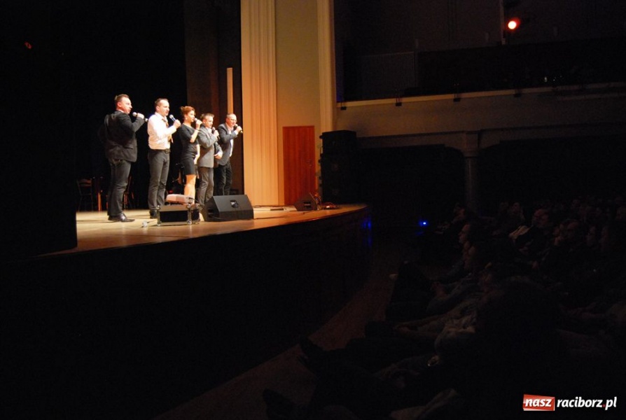 Zdjęcie w galerii na portalu naszraciborz.pl: Galaktikos na deskach RCK-u wiadomości z regionu