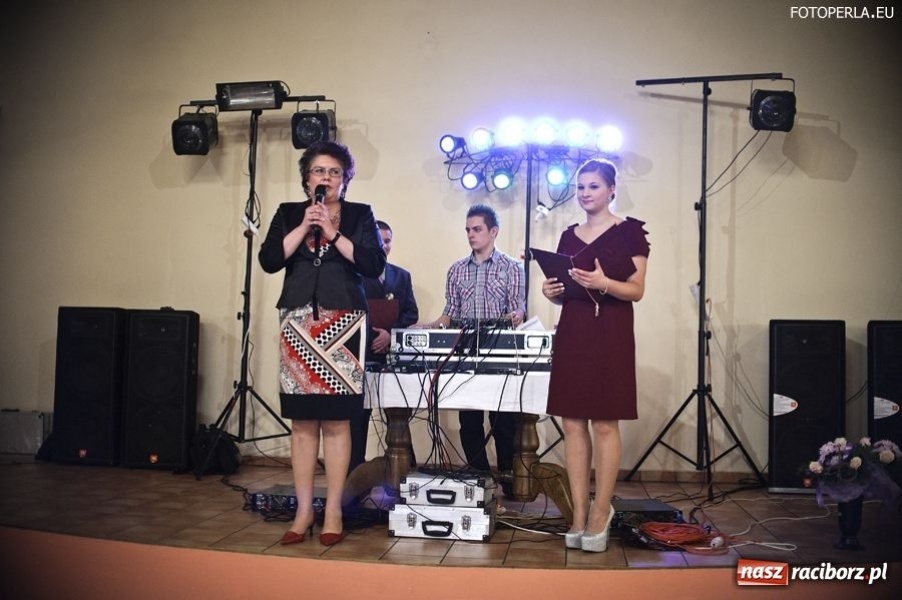 Zdjęcie w galerii na portalu naszraciborz.pl: Uczniowie ZSZ już po studniówce wiadomości z regionu