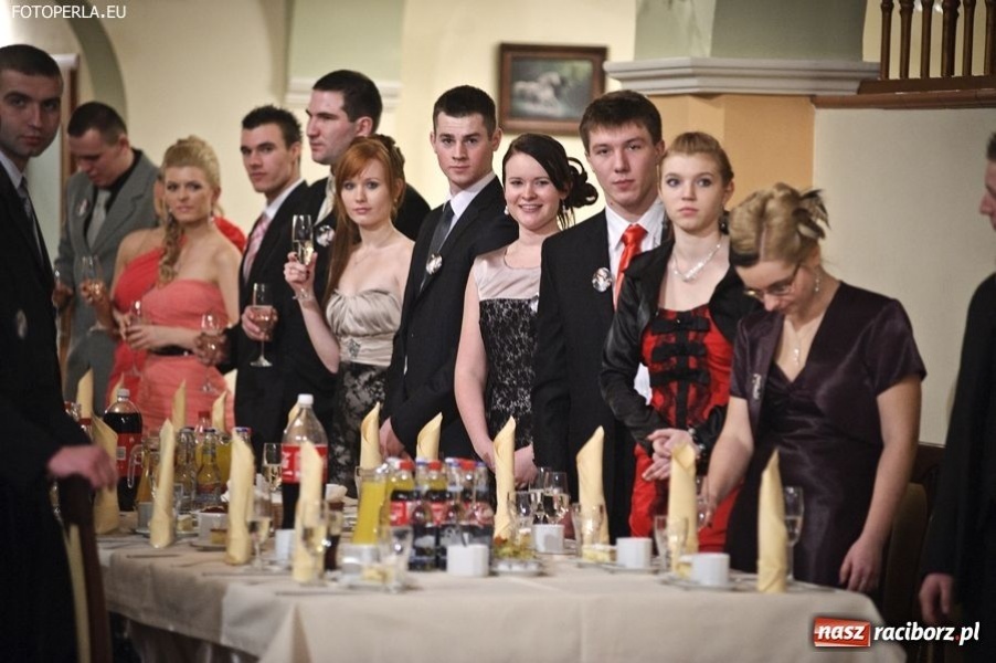 Zdjęcie w galerii na portalu naszraciborz.pl: Uczniowie ZSZ już po studniówce wiadomości z regionu