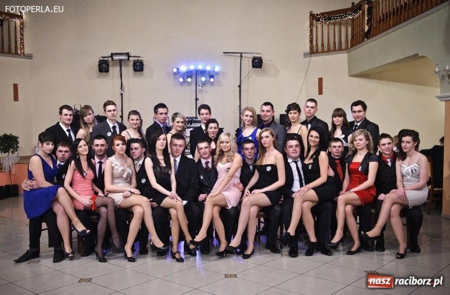 Zdjęcie w galerii na portalu naszraciborz.pl: Uczniowie ZSZ już po studniówce wiadomości z regionu