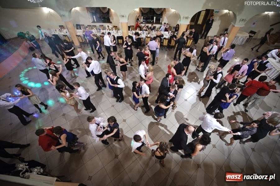 Zdjęcie w galerii na portalu naszraciborz.pl: Uczniowie ZSZ już po studniówce wiadomości z regionu