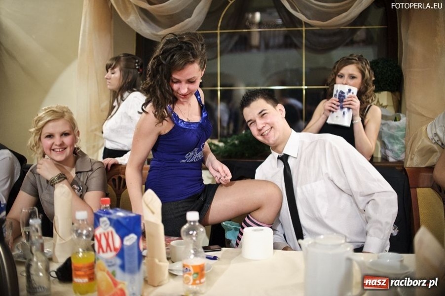 Zdjęcie w galerii na portalu naszraciborz.pl: Uczniowie ZSZ już po studniówce wiadomości z regionu