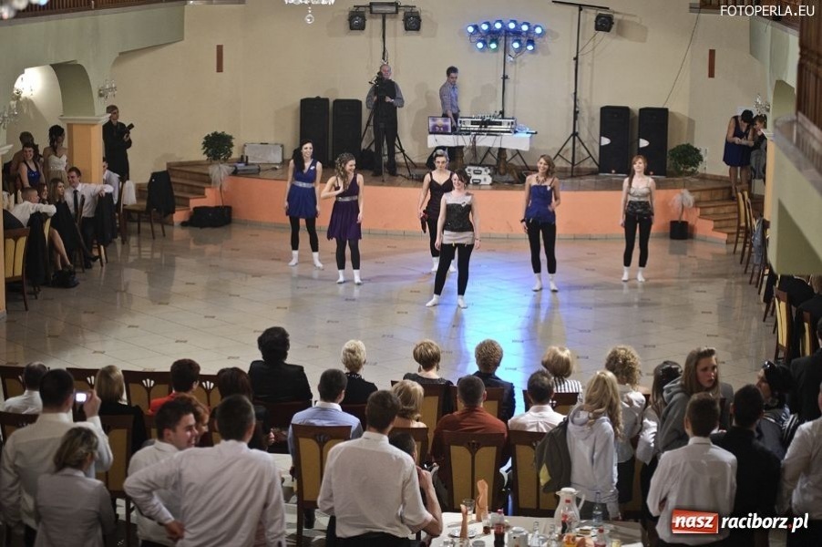 Zdjęcie w galerii na portalu naszraciborz.pl: Uczniowie ZSZ już po studniówce wiadomości z regionu