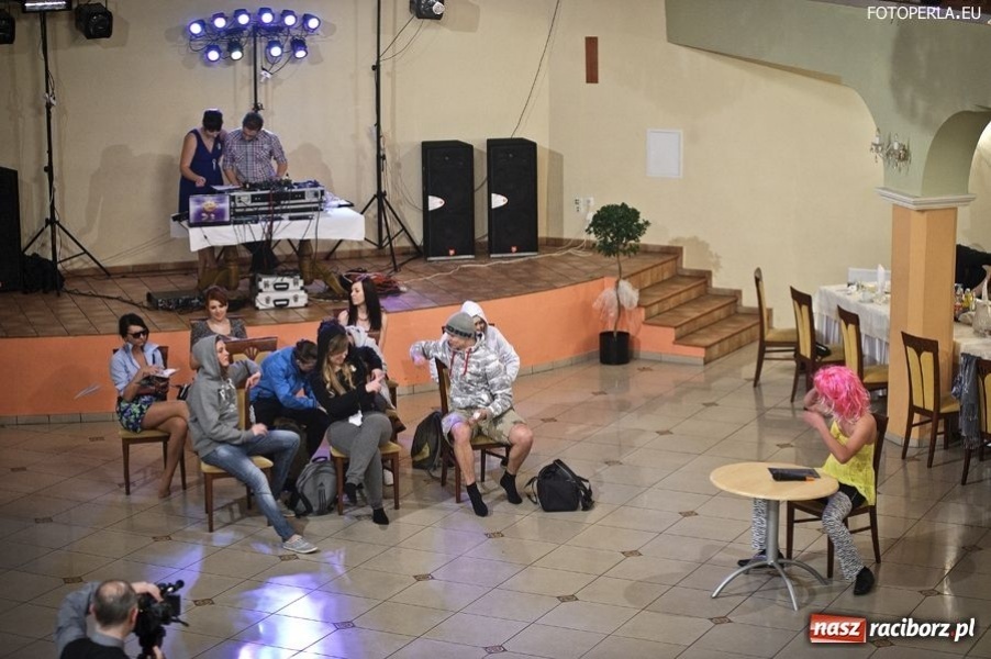 Zdjęcie w galerii na portalu naszraciborz.pl: Uczniowie ZSZ już po studniówce wiadomości z regionu