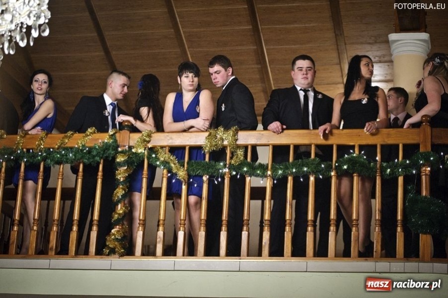 Zdjęcie w galerii na portalu naszraciborz.pl: Uczniowie ZSZ już po studniówce wiadomości z regionu